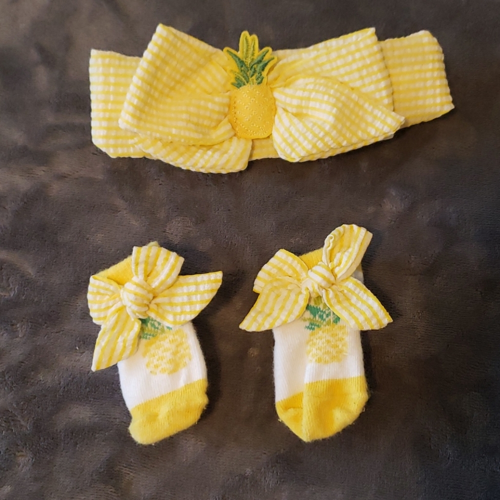 Pineapple headband and socks set